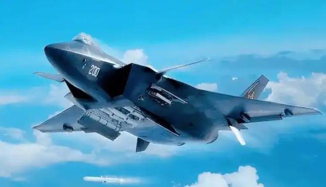 美日媒体分析：中国歼-20与F-35在东海对决 五代机首次交锋