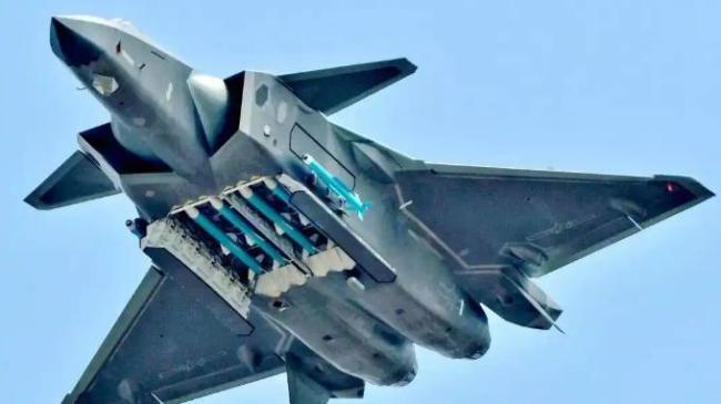 美日媒体分析：中国歼-20与F-35在东海对决